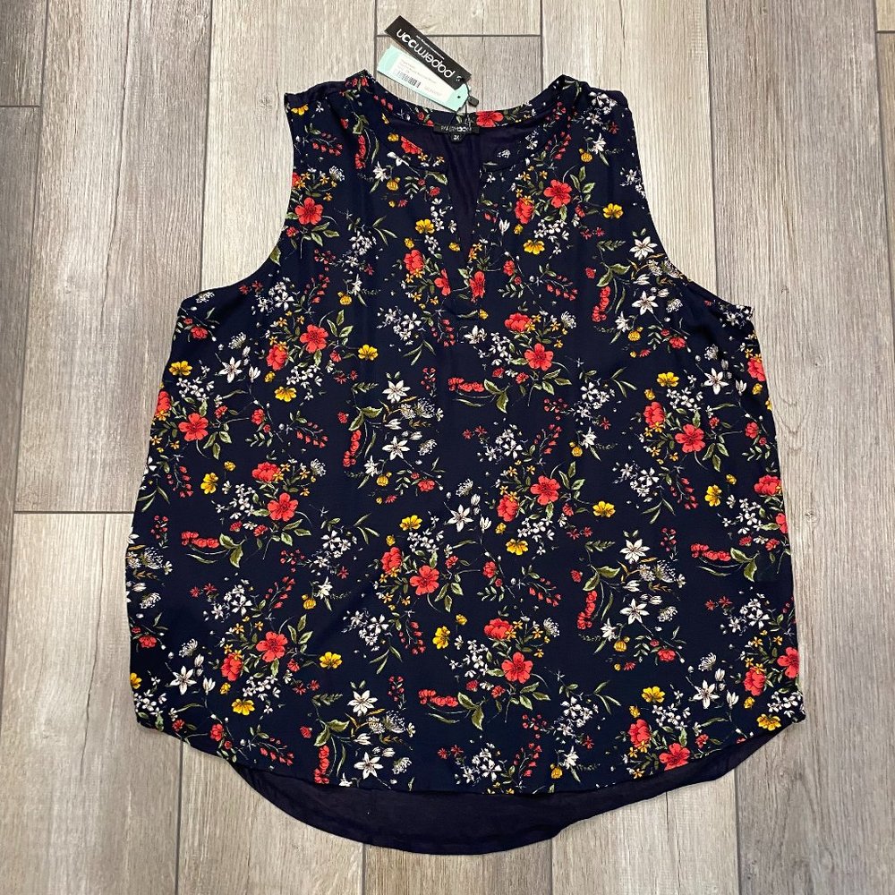 NWT Women's 2X Papermoon navy floral sleeveless top